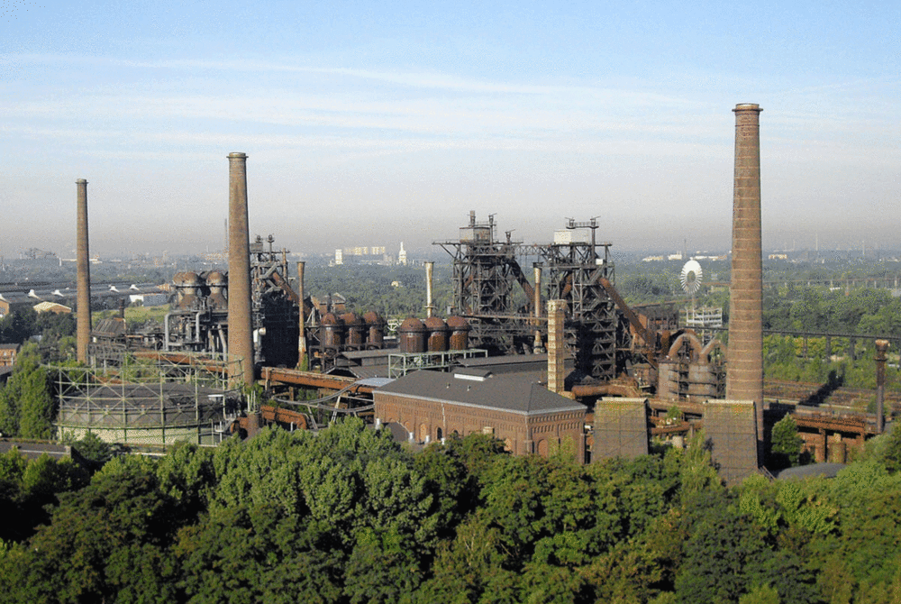 Parc-paysage au Nord de Duisburg dans la région industrielle de la Ruhr  © IBA Emscher Park 1999