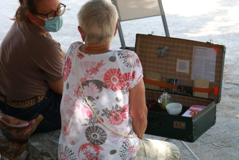 Les valises des soins culturels  © Carton Plein