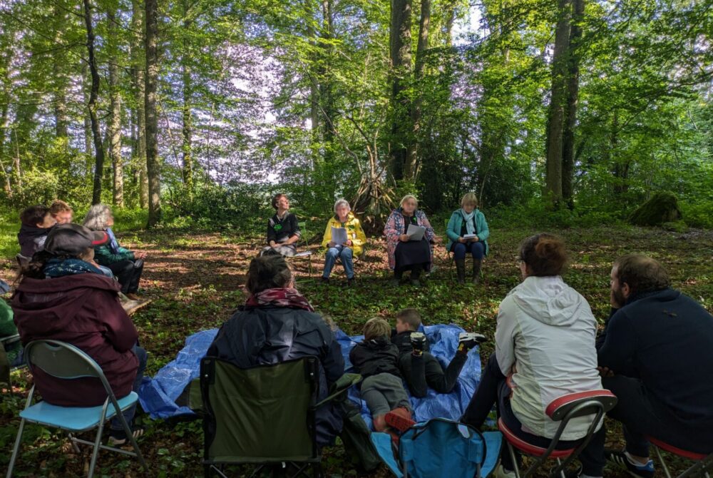 Ecriture et lecture d'un conte paysager (Creuse) - Association Les amis du château de la Mothe (2024) © Tiphaine Laurent
